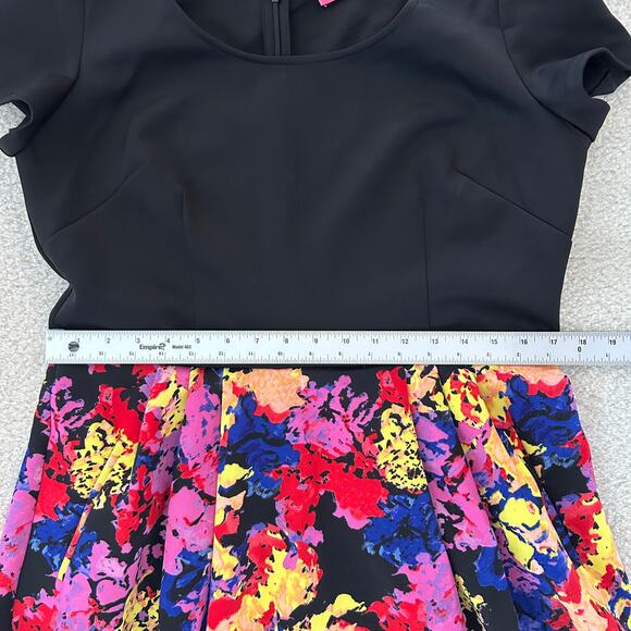 Betsey Johnson Women's Floral Dress Sz. XL Shift Pleated with Pockets Colorful - Picture 8 of 11